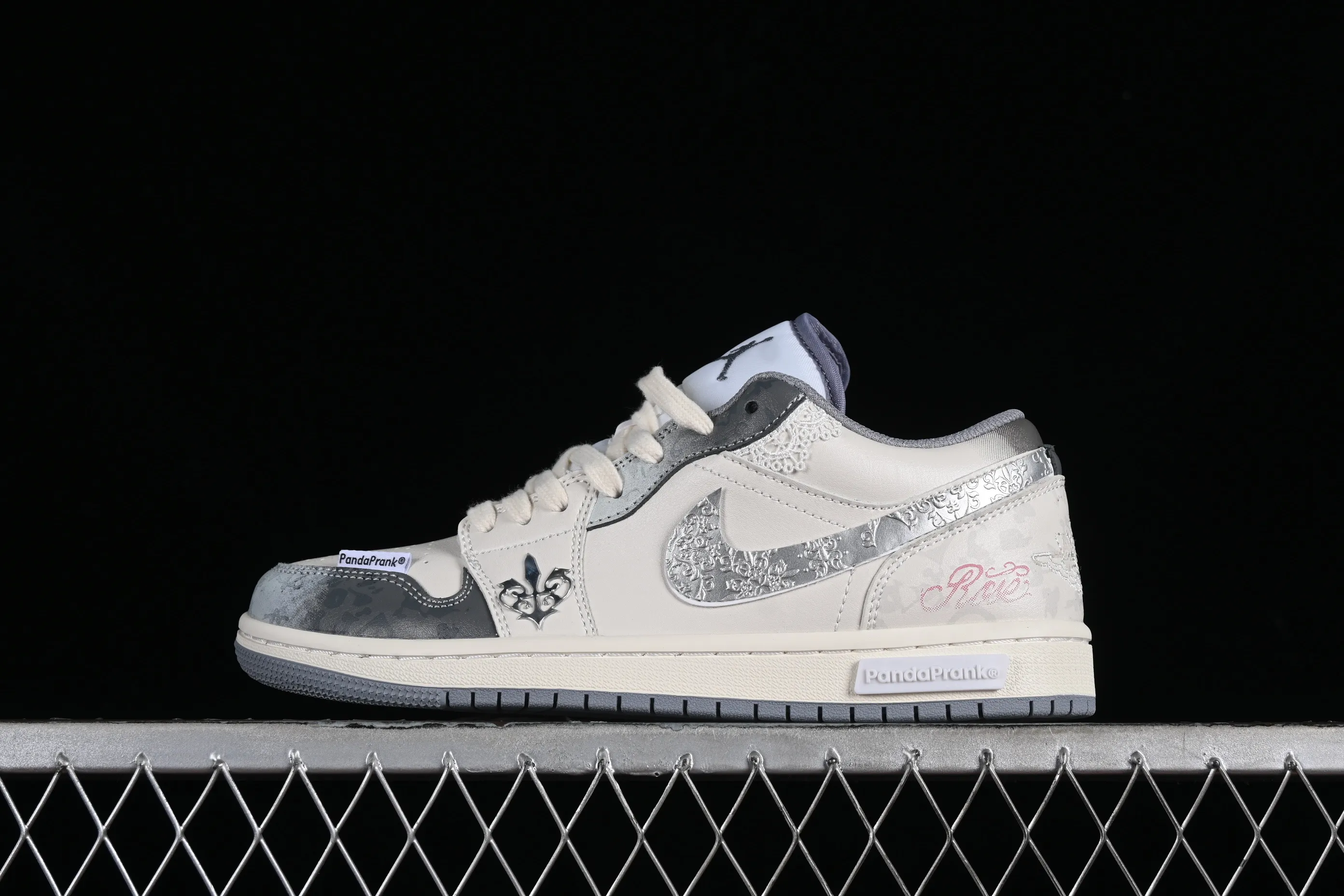 All categories Air Jordan Jordan series basketball shoes Air Jordan 1 Low Air Jordan 1 Low AJ1 Joe 1 Panda Prank Modern Wei Realm Gray Series Perseverance Flower Low-top cultural casual sneakers 553560-053